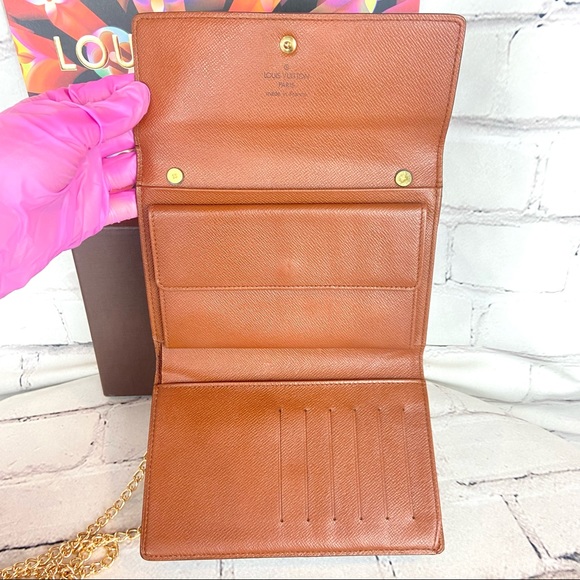 Louis Vuitton Etui Papiers Wallet Crossbody with charm - Picture 4 of 16